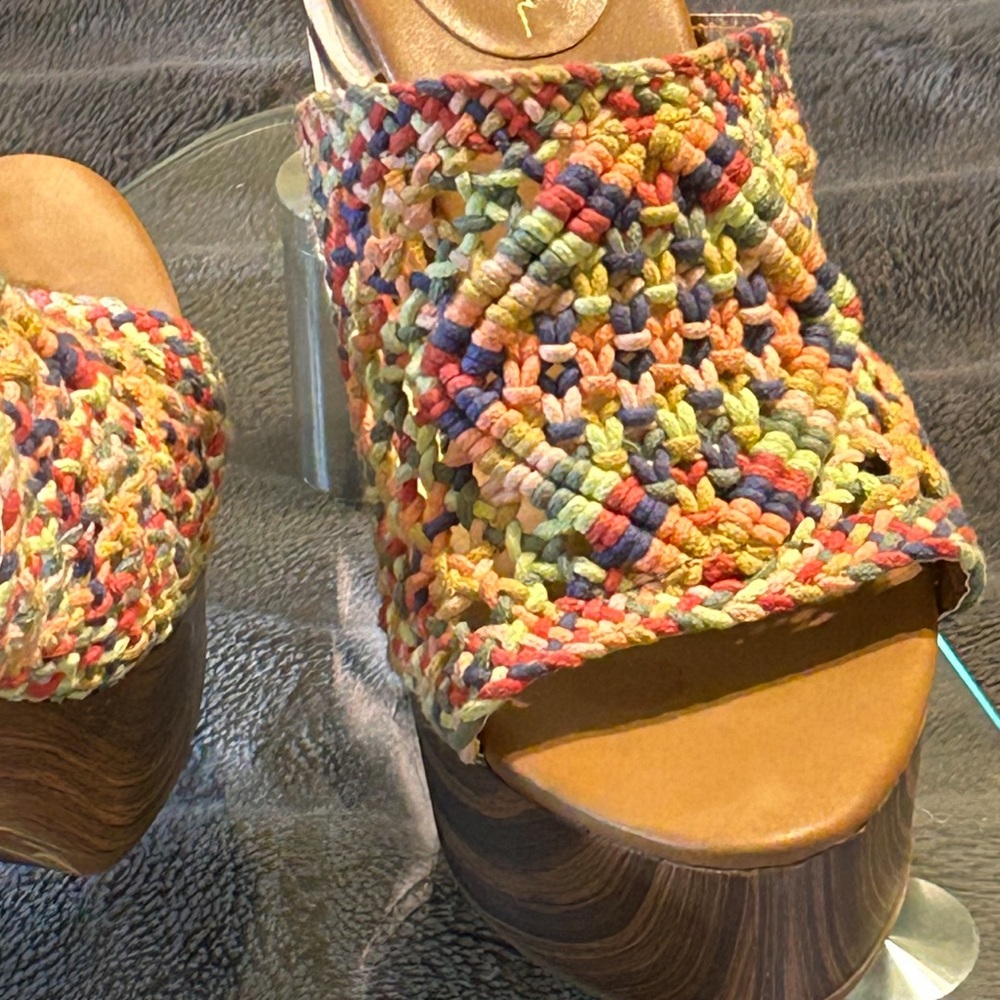 Jessica Simpson - Picture 2 of 3